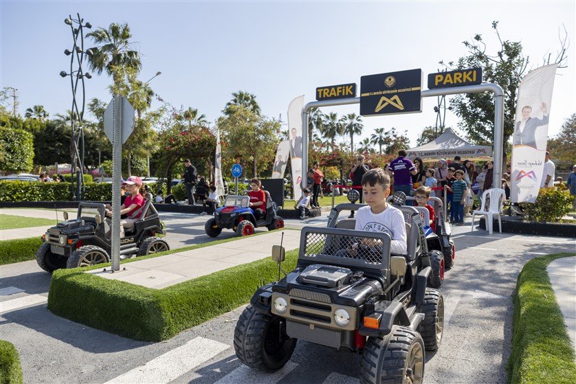 Mersi̇n Büyükşehi̇r İle ‘23 Ni̇san’ Bi̇r Başka Güzel (4)