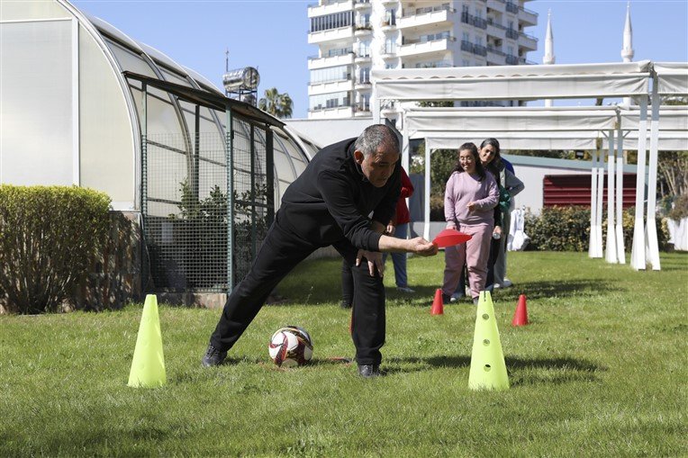 Mersi̇n Büyükşehi̇r İle Sosyalleşmeni̇n Adresi̇ Engelsi̇z Yaşam Parki (10)