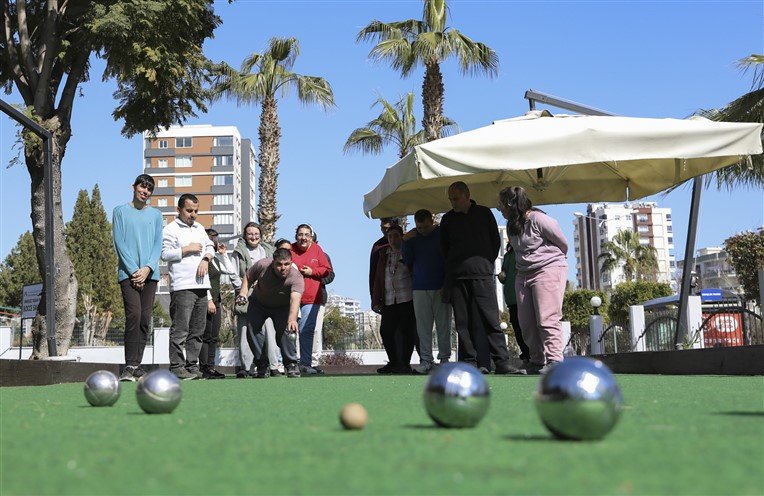 Mersi̇n Büyükşehi̇r İle Sosyalleşmeni̇n Adresi̇ Engelsi̇z Yaşam Parki (2)