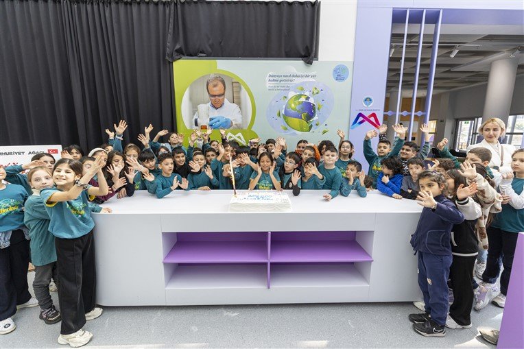 Mersi̇n Büyükşehi̇r Mercan Bi̇li̇m Merkezi̇ 200 Bi̇n Zi̇yaretçi̇ Sayisina Ulaşti (1)