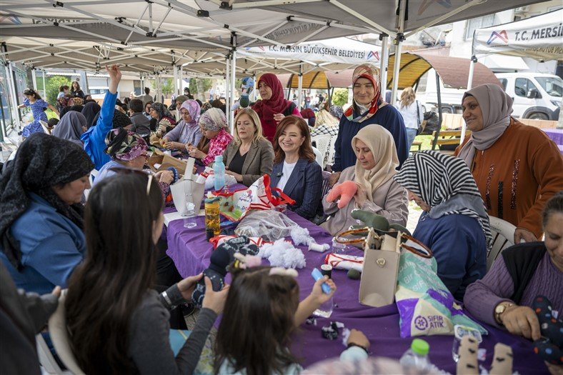 Mersi̇n Büyükşehi̇r’i̇n ‘Evi̇mi̇z Atölye’ Projesi̇ İle Kadinlar Sosyalleşi̇yor, Üreti̇yor Ve Kazaniyor (1)