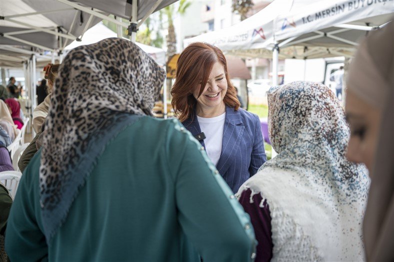 Mersi̇n Büyükşehi̇r’i̇n ‘Evi̇mi̇z Atölye’ Projesi̇ İle Kadinlar Sosyalleşi̇yor, Üreti̇yor Ve Kazaniyor (4)