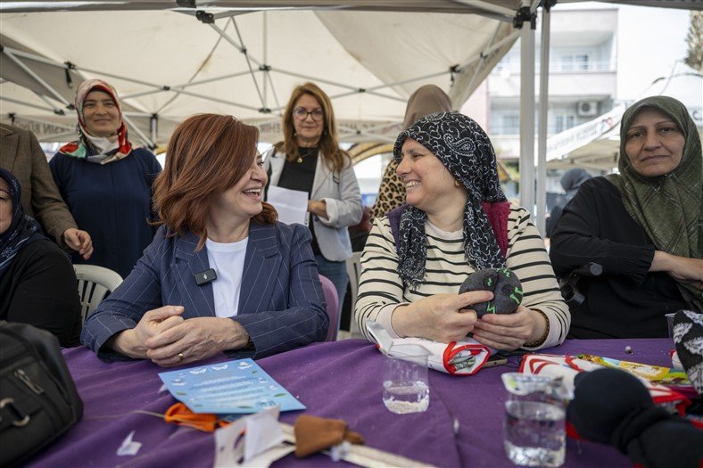 Mersi̇n Büyükşehi̇r’i̇n ‘Evi̇mi̇z Atölye’ Projesi̇ İle Kadinlar Sosyalleşi̇yor, Üreti̇yor Ve Kazaniyor (7)
