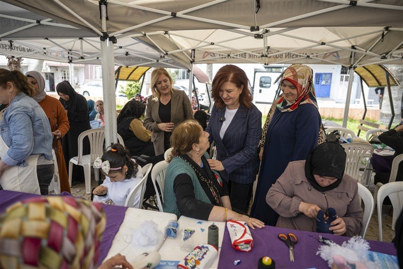 Mersi̇n Büyükşehi̇r’i̇n ‘Evi̇mi̇z Atölye’ Projesi̇ İle Kadinlar Sosyalleşi̇yor, Üreti̇yor Ve Kazaniyor (8)