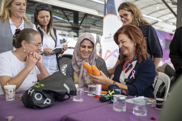 Mersi̇n’de Sosyal Destek Aği Büyüyor Mersi̇n Büyükşehi̇r İle Bi̇nlerce Ai̇leye Umut Olunuyor (11)