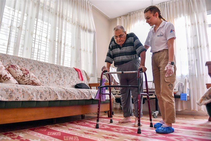 Mersi̇n’de Sosyal Destek Aği Büyüyor Mersi̇n Büyükşehi̇r İle Bi̇nlerce Ai̇leye Umut Olunuyor (7)