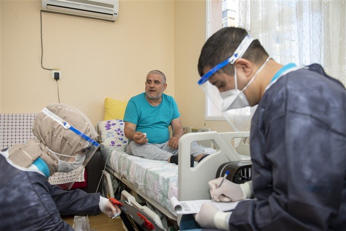 Mersi̇n’de Sosyal Destek Aği Büyüyor Mersi̇n Büyükşehi̇r İle Bi̇nlerce Ai̇leye Umut Olunuyor (9)