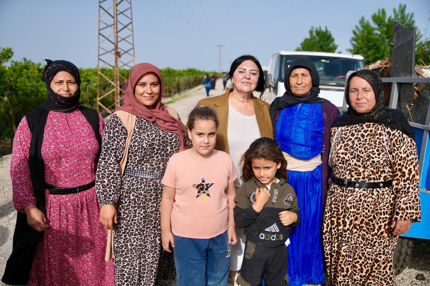 Akkan Yangından Etkilenen Aileleri Ziyaret Etti 13