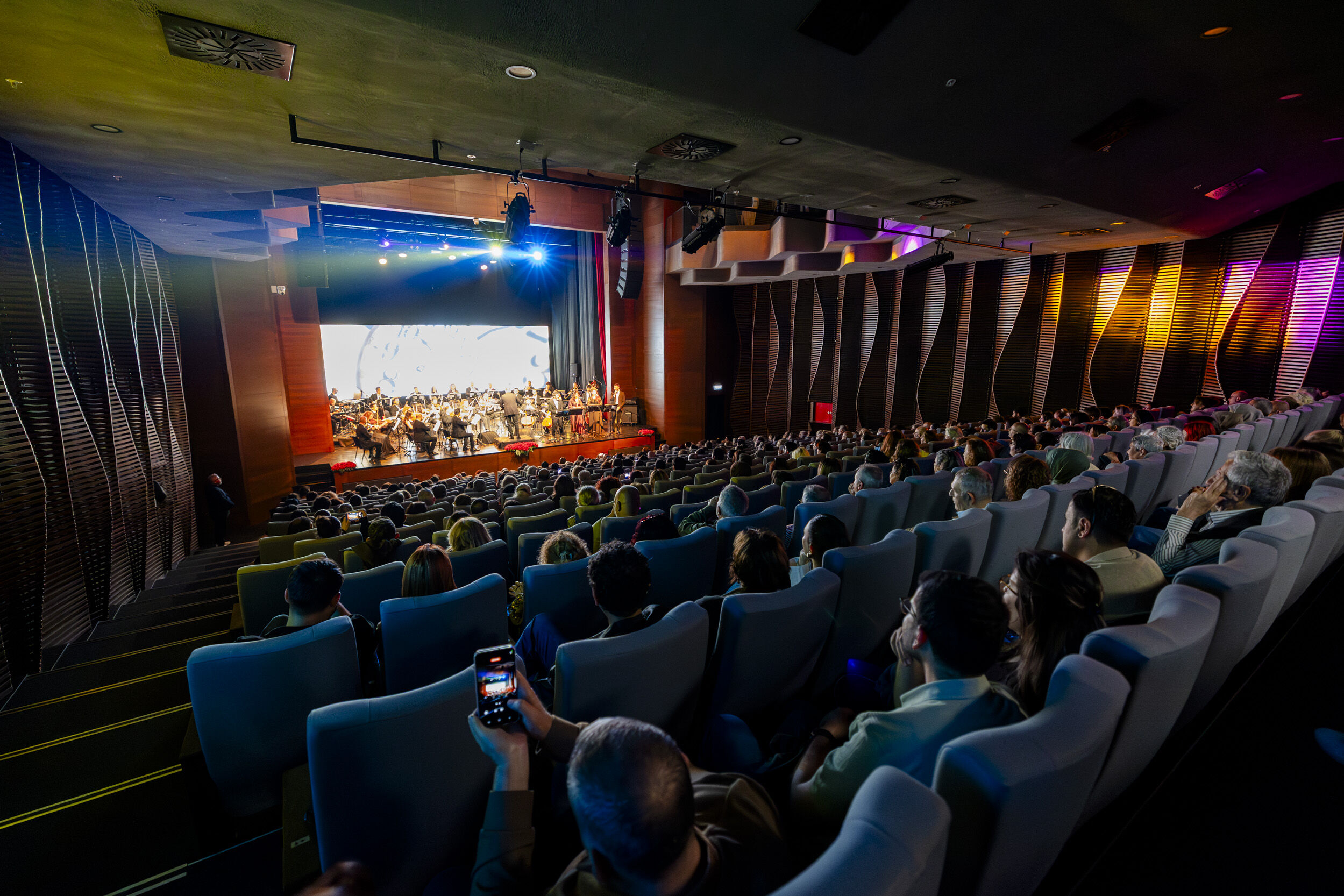 Mersnde Ustalara Saygi Geces Kent Orkestrasindan Duygu Dolu Konser (4)
