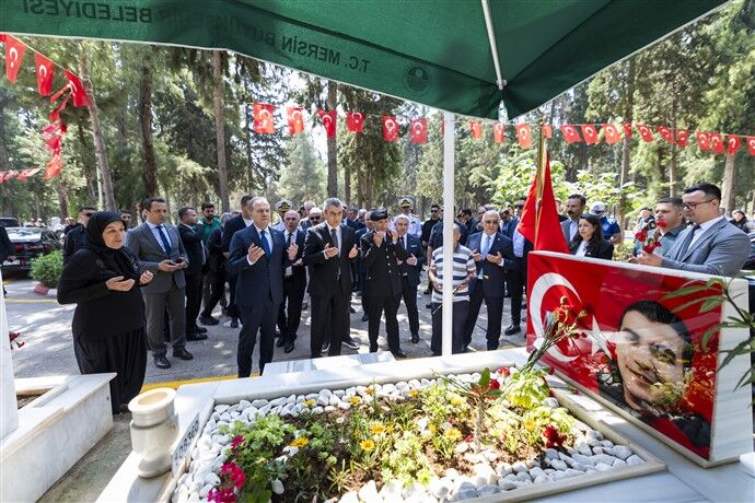 Başkan Seçer, Kurban Bayrami Ari̇fesi̇nde Şehi̇tli̇ği̇ Zi̇yaret Etti̇ Ve Kent Protokolü İle Bayramlaşti (9)