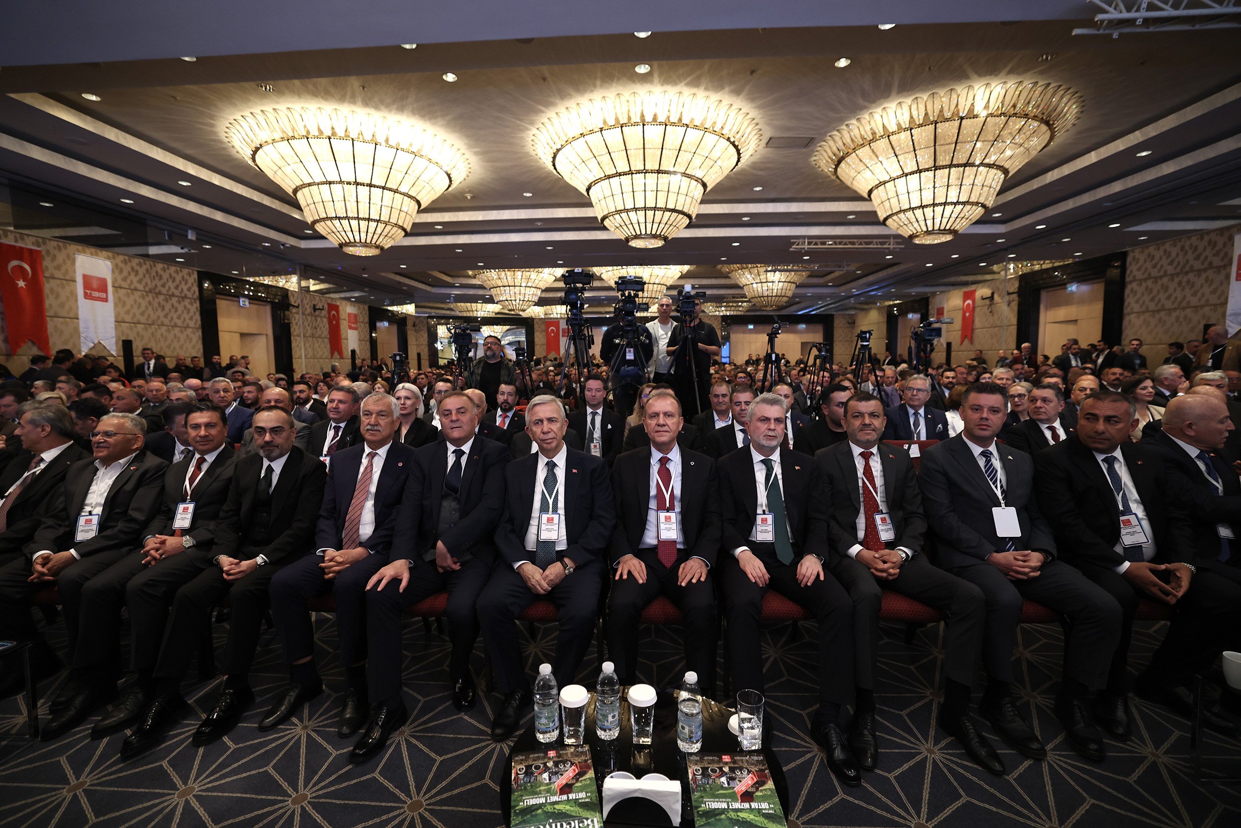 Başkan Seçer, Türki̇ye Beledi̇yeler Bi̇rli̇ği̇ Mecli̇s Toplantisi’na Katildi (2)