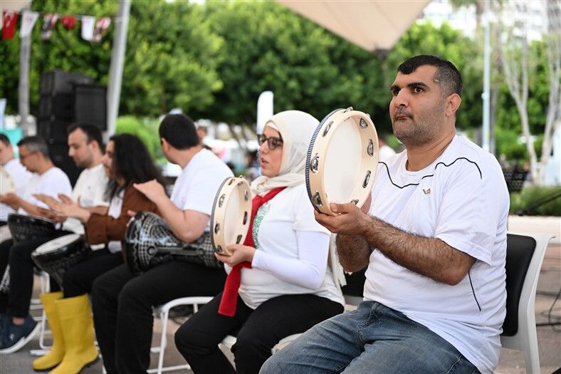 Büyükşehi̇r’i̇n ‘Engelleri̇ Bi̇rli̇kte Aşacağiz’ Mesaji Mersi̇n’den Yükseldi̇ (3)