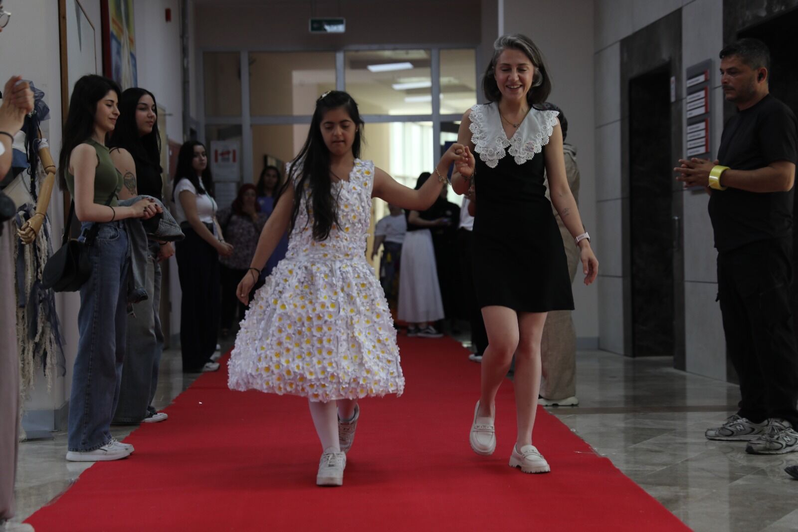 Çukurova Üniversitesinde Engelliler Haftasına Özel “Sınırları Kaldıran” Sanat Buluşması (10)