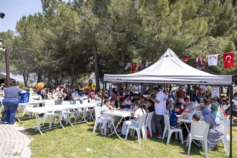 Mersi̇n Büyükşehi̇r’den Dünya Çölyak Günü’nde Farkindalik Etki̇nli̇ği̇ (8)