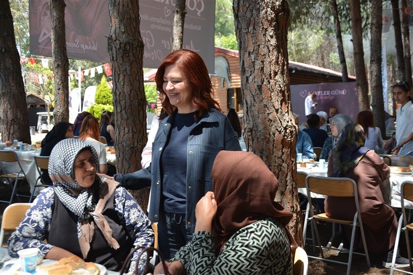 Mersi̇n Büyükşehi̇r’den Şehi̇t Anneleri̇ne Özel Program (6)