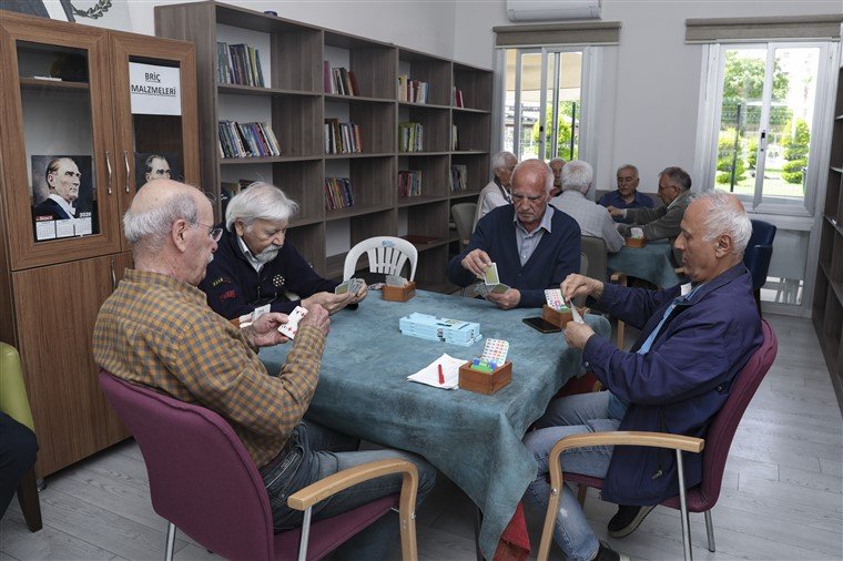 Mersi̇n Büyükşehi̇r’i̇n Emekli̇ Evleri̇ Ai̇le Sicakliğinin Adresi̇ (6)