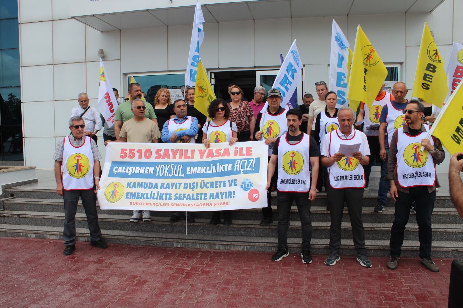 Adana BES, “Çalışırken yoksul, emeklilikte aç bırakılıyoruz”