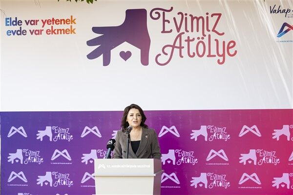 Başkan Seçer İle Meral Seçer, Evi̇mi̇z Atölye Projesi̇ni̇n Üreten Kadinlariyla Buluştu (13)