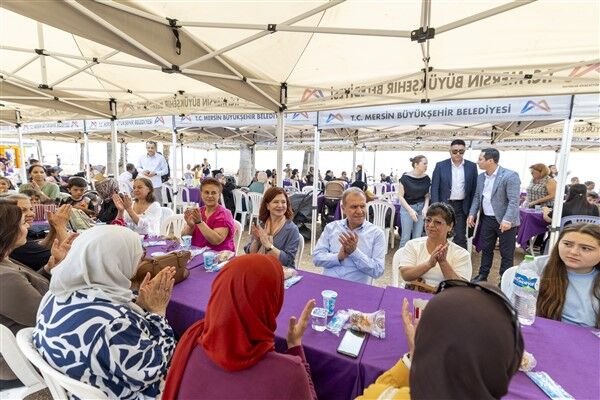 Başkan Seçer İle Meral Seçer, Evi̇mi̇z Atölye Projesi̇ni̇n Üreten Kadinlariyla Buluştu (4)
