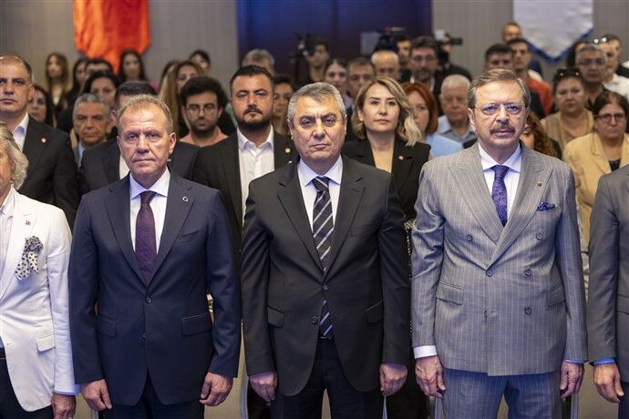 Başkan Seçer, ‘Sanayi̇ Kori̇dorunda Mersi̇n Zi̇rvesi̇’nde İş Dünyasiyla Bi̇r Araya Geldi̇ (7)