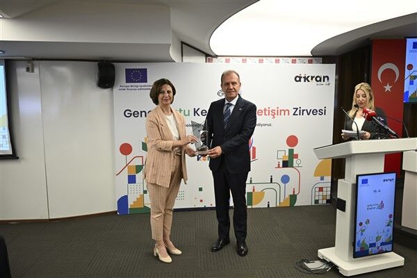 Başkan Seçer, Tbb Tarafindan Düzenlenen ‘Genç Dostu Kentler Yöneti̇şi̇m Zi̇rvesi̇’ne Katildi (3)