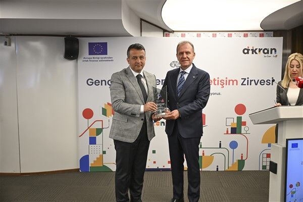 Başkan Seçer, Tbb Tarafindan Düzenlenen ‘Genç Dostu Kentler Yöneti̇şi̇m Zi̇rvesi̇’ne Katildi (5)