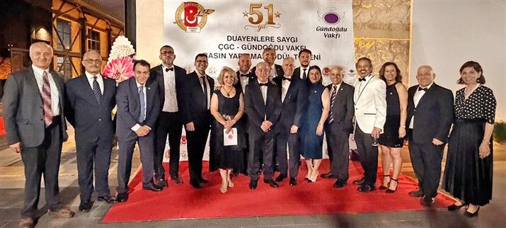 Gecenin Yükünü Çekenler