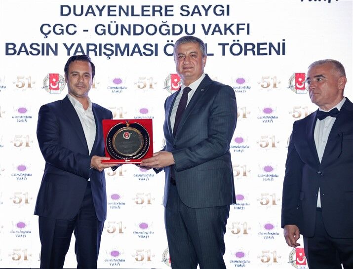 Gökhan Gündoğdu'ya Plaket