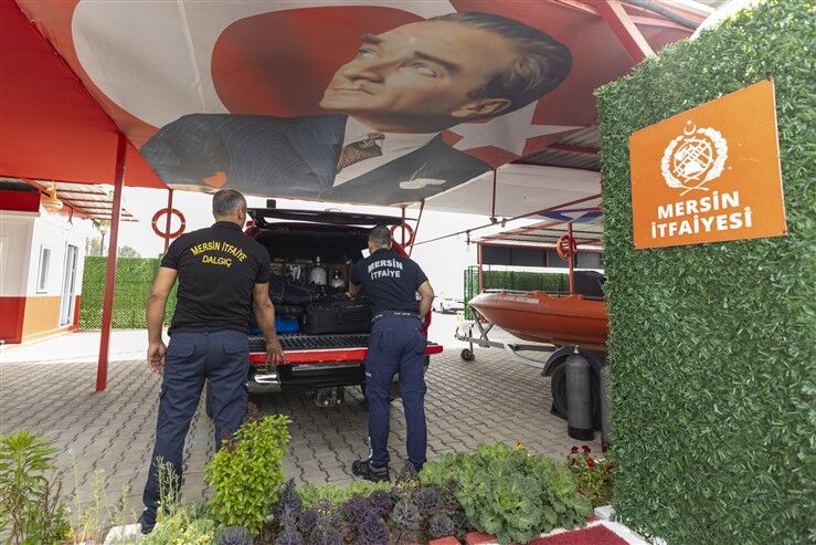 Mersi̇n Büyükşehi̇r İtfai̇yesi̇’nden Boğulma Vakalarina Karşi Tatbi̇kat (2)