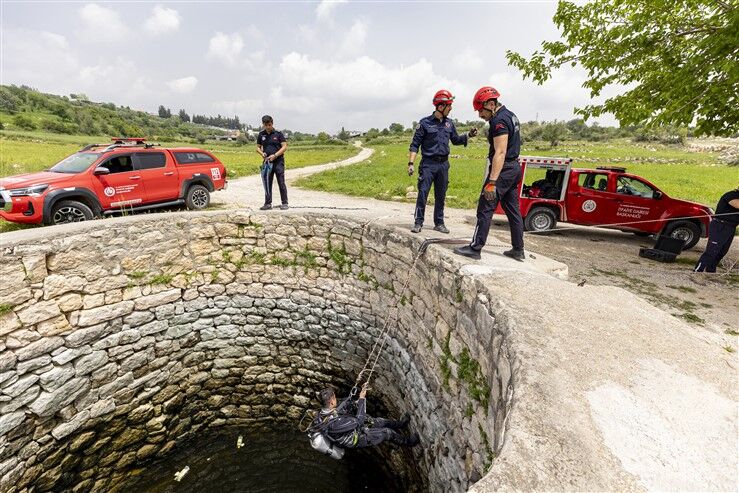 Mersi̇n Büyükşehi̇r İtfai̇yesi̇’nden Boğulma Vakalarina Karşi Tatbi̇kat (6)