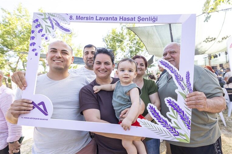 Başkan Seçer İle Meral Seçer, ‘8. Lavanta Hasat Şenli̇ği̇’ne Katildi (7)