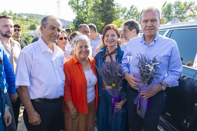 Başkan Seçer İle Meral Seçer, ‘8. Lavanta Hasat Şenli̇ği̇’ne Katildi (9)