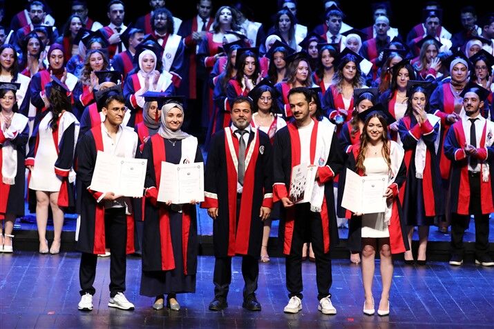 Gaün Tip Fakültesi̇’nden 200 Genç Doktor Mezun Oldu 6