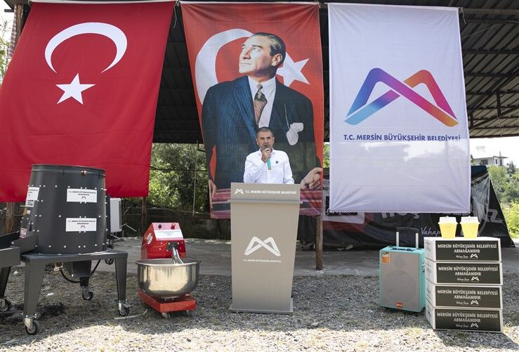 Mersi̇n Büyükşehi̇r’den Mezi̇tli̇’de Üreti̇ci̇ye Çok Yönlü Tarimsal Destek (10)