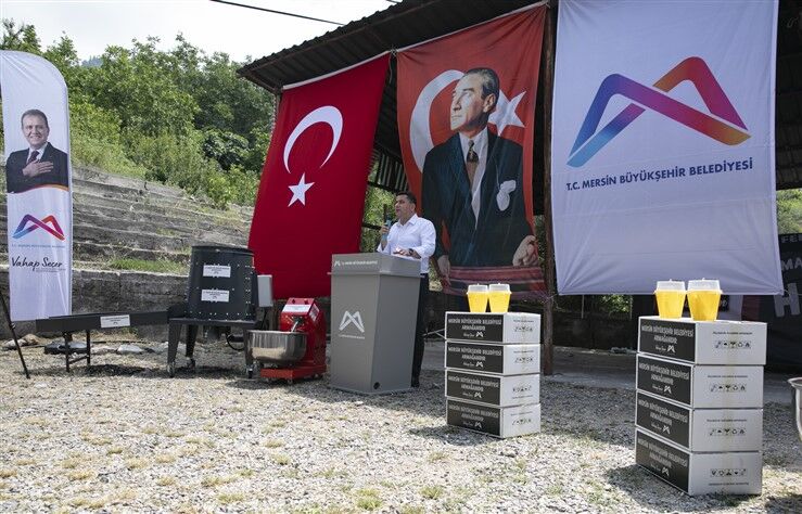 Mersi̇n Büyükşehi̇r’den Mezi̇tli̇’de Üreti̇ci̇ye Çok Yönlü Tarimsal Destek (11)