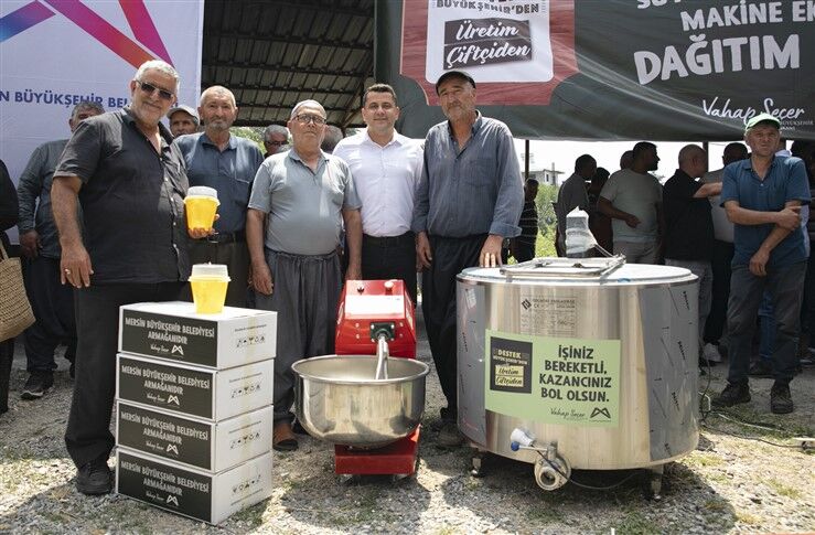 Mersi̇n Büyükşehi̇r’den Mezi̇tli̇’de Üreti̇ci̇ye Çok Yönlü Tarimsal Destek (2)