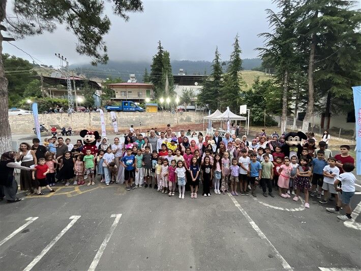 Mersi̇n Büyükşehi̇r’i̇n ‘Köy Bi̇zi̇m Şenli̇k Bi̇zi̇m’ Etki̇nli̇kleri̇ Dalakderesi̇’nde Başladi (3)