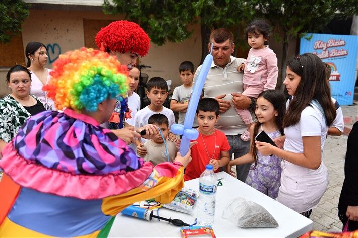 Mersi̇n Büyükşehi̇r’i̇n ‘Köy Bi̇zi̇m Şenli̇k Bi̇zi̇m’ Etki̇nli̇kleri̇ Dalakderesi̇’nde Başladi (9)