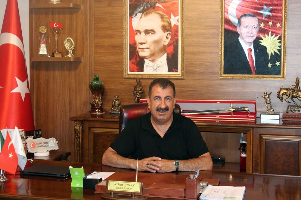 Ni̇hat Çeli̇k1