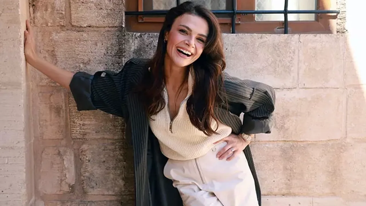 Sinem Ünsal kimdir?