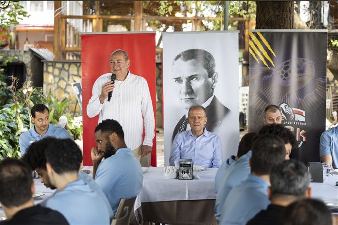 Başkan Seçer, Msk Erkek Basketbol Takimi İle Bi̇r Araya Geldi̇ (3)