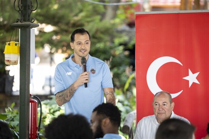Başkan Seçer, Msk Erkek Basketbol Takimi İle Bi̇r Araya Geldi̇ (6)