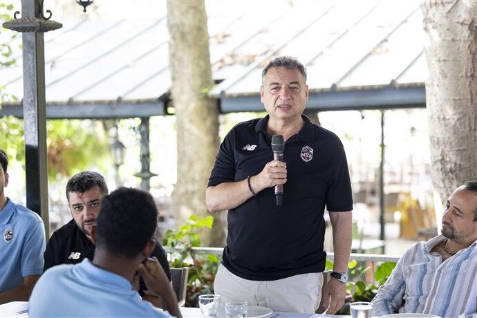 Başkan Seçer, Msk Erkek Basketbol Takimi İle Bi̇r Araya Geldi̇ (7)-1