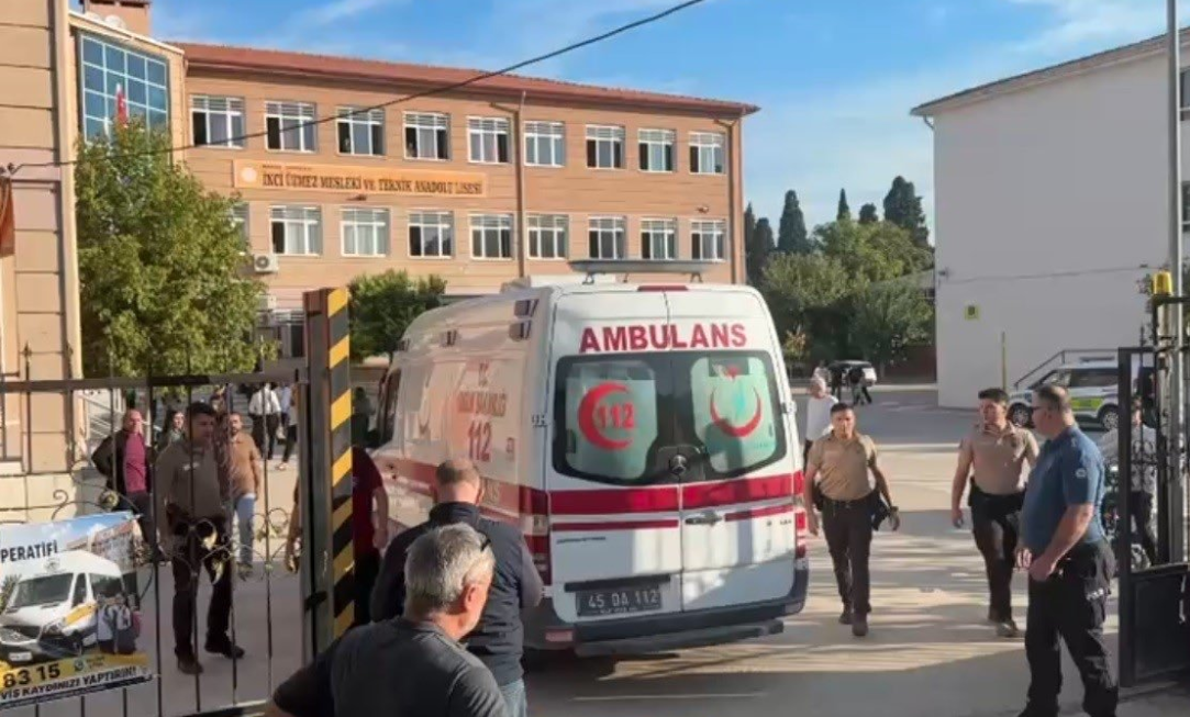 Manisa'da okula silahlı saldırı: 5 Öğrenci yaralandı