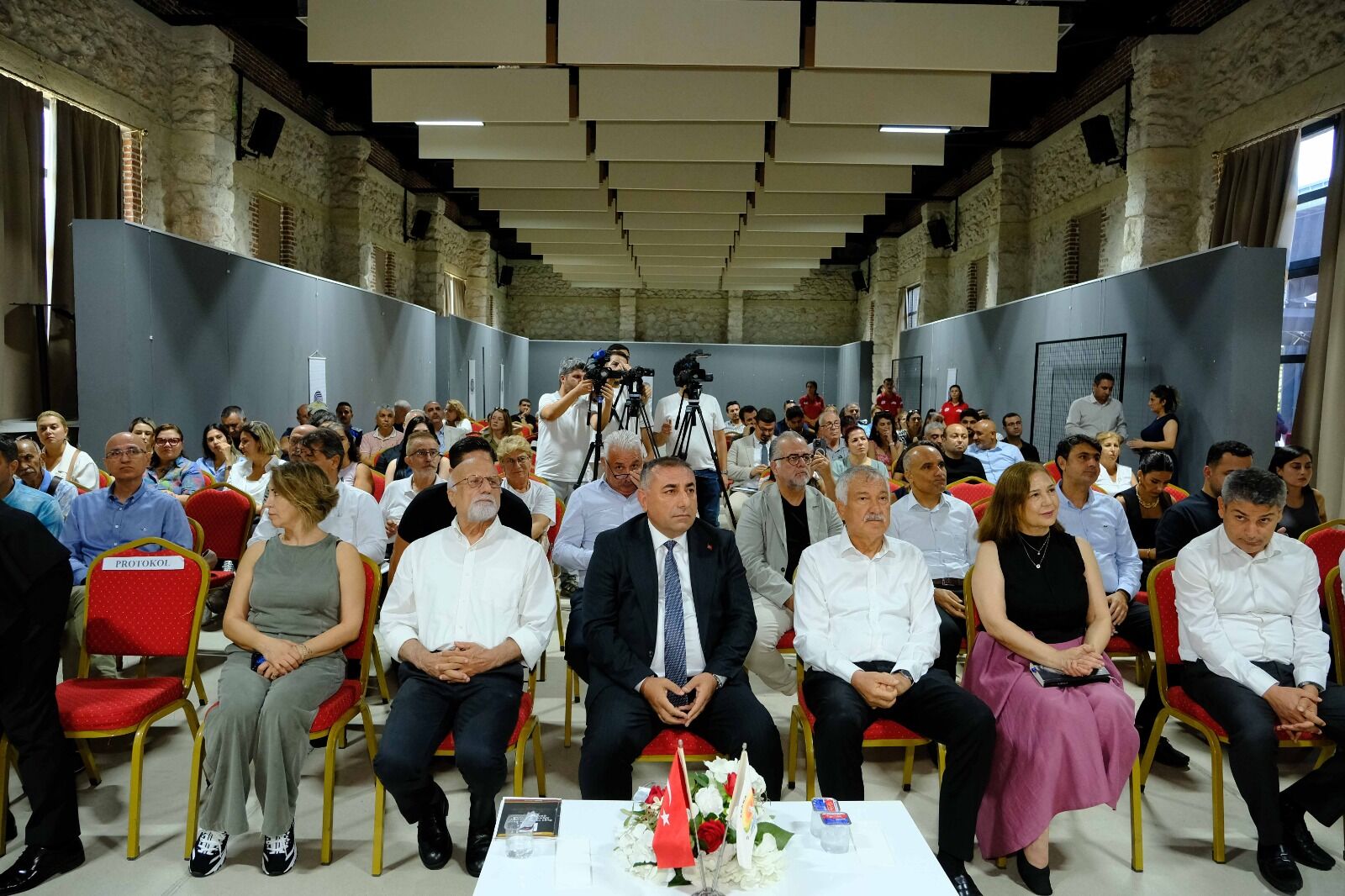 Adana’ya ithal edilen ve bertaraf edilemeyen plastik atıkların toprakta ve suda oluştuğu kalıcı kirlilik irdelendi