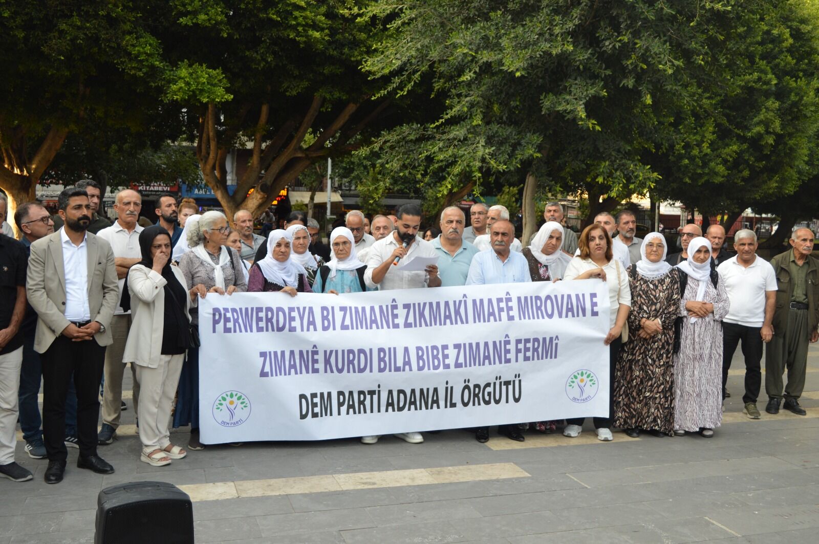 Adana'da DEM Parti’den yeni eğitim yılı çağrısı: Anadilde, parasız ve kamusal eğitim haktır