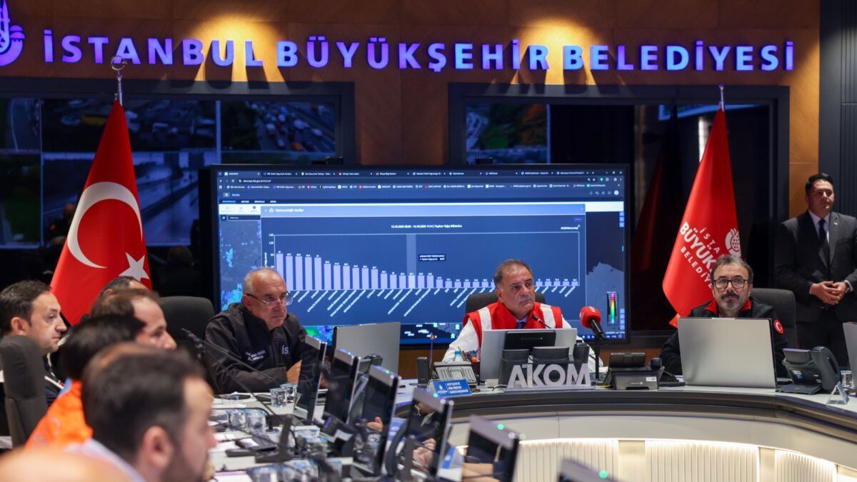 İBB Başkanvekili Nuri Aslan’dan çağrı: Zorunlu olmadıkça dışarı çıkmayın