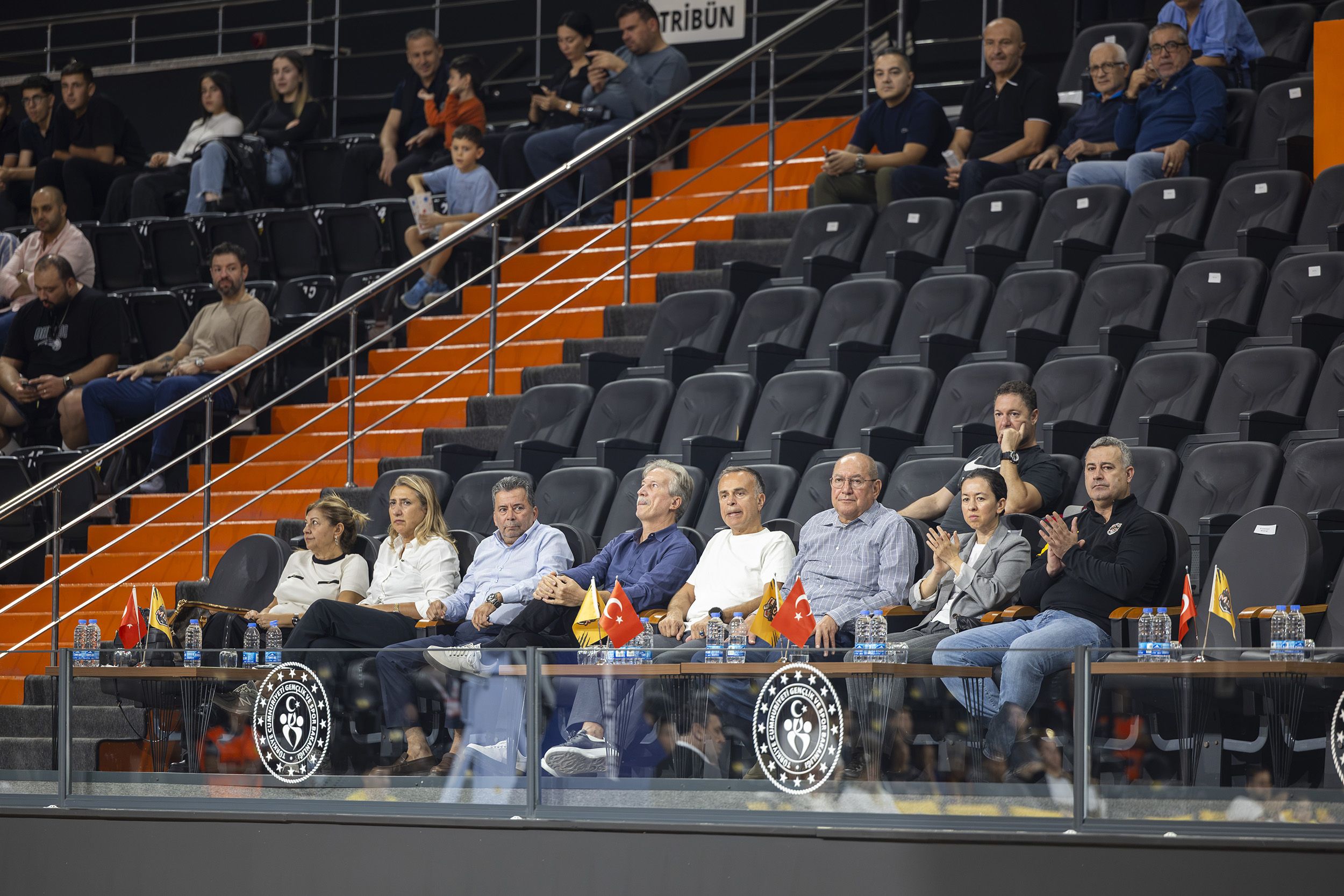 Başkan Veki̇li̇ Genç, Msk Darüşşafaka Lassa Karşilaşmasini İzledi̇ (3)