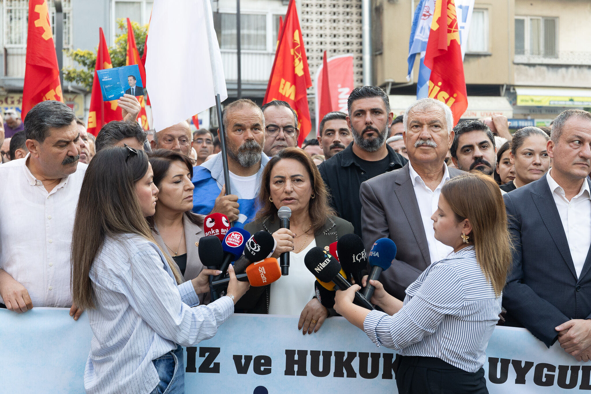 Chp Mersi̇n İl Başkanliği ‘Mersi̇n Başkanlarina Sahi̇p Çikiyor’ Buluşmasi Düzenledi̇ (10)