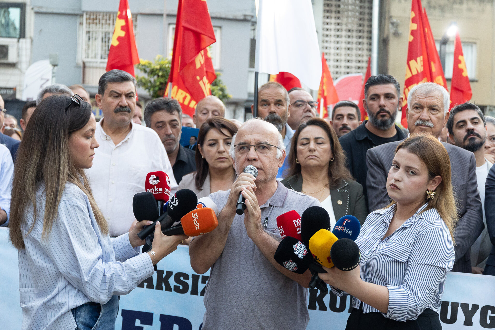 Chp Mersi̇n İl Başkanliği ‘Mersi̇n Başkanlarina Sahi̇p Çikiyor’ Buluşmasi Düzenledi̇ (14)